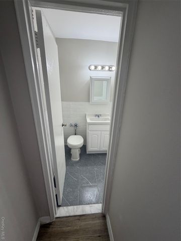 709 Waburton Avenue 7F, Yonkers, NY 10701