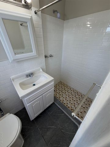 709 Waburton Avenue 7F, Yonkers, NY 10701