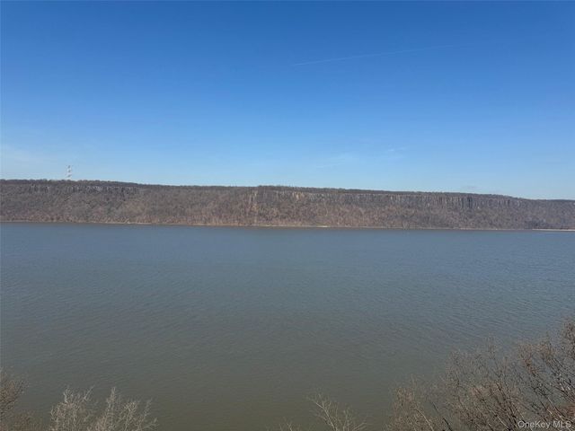 709 Waburton Avenue 7F, Yonkers, NY 10701