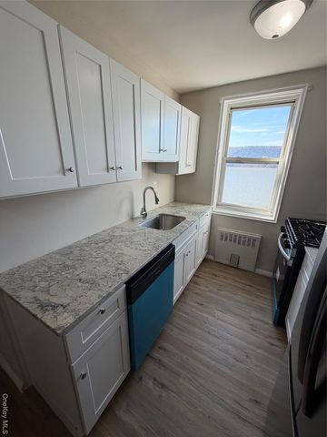 709 Waburton Avenue 7F, Yonkers, NY 10701