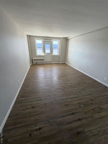 709 Waburton Avenue 7F, Yonkers, NY 10701