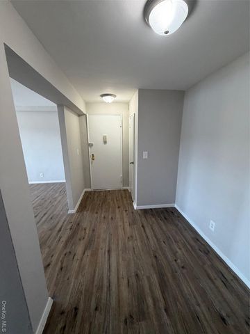 709 Waburton Avenue 7F, Yonkers, NY 10701