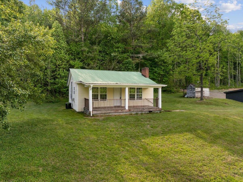 1272 Tunnel Hill Varnell Road NW, Dalton, GA 30720