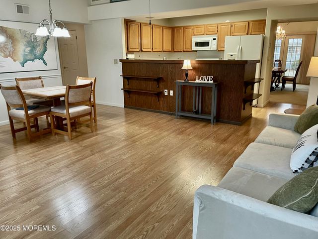 1121A Thornbury Lane, Manchester, NJ 08759