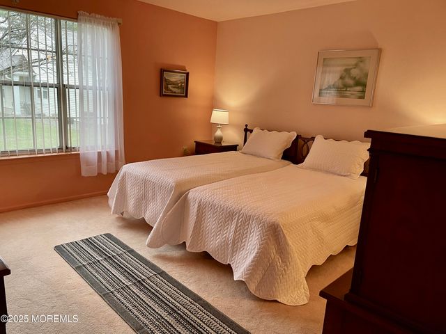 1121A Thornbury Lane, Manchester, NJ 08759