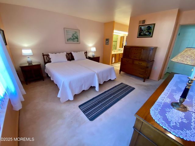 1121A Thornbury Lane, Manchester, NJ 08759