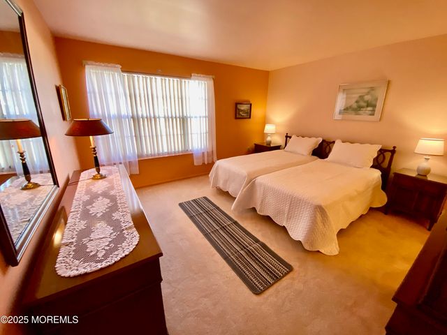 1121A Thornbury Lane, Manchester, NJ 08759