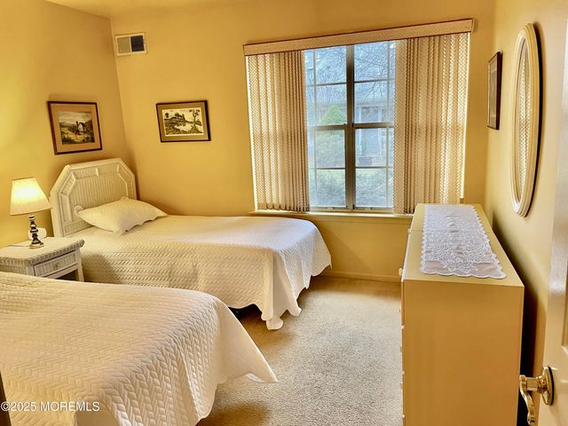 1121A Thornbury Lane, Manchester, NJ 08759