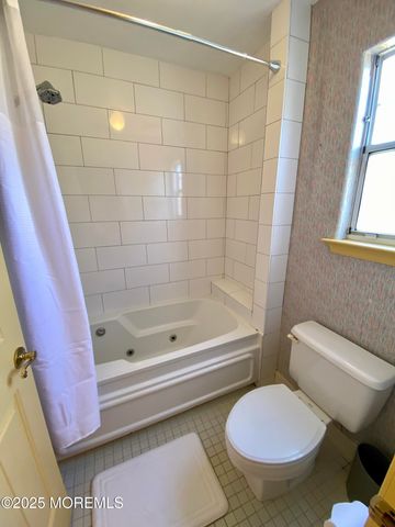 1121A Thornbury Lane, Manchester, NJ 08759