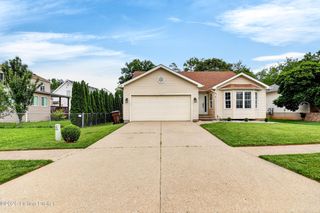 8103 Keira Ridge Ct, Louisville, KY 40291