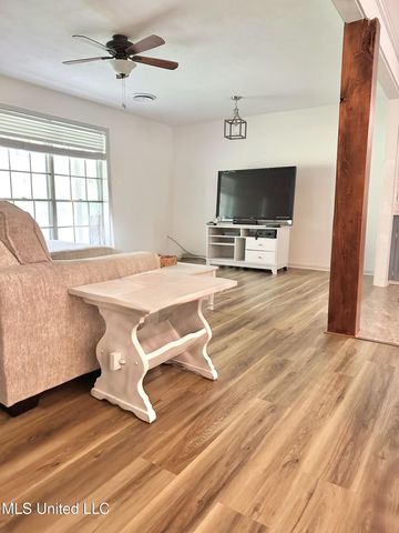 1867 Mt. Alban Road, Vicksburg, MS 39180