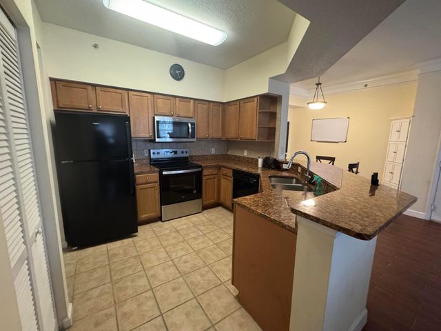 9849 Baywinds 8204, West Palm Beach, FL 33411