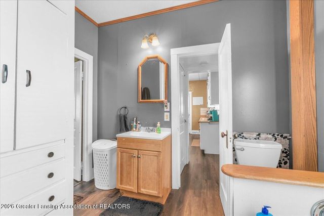 725 N Cochran Avenue, Charlotte, MI 48813