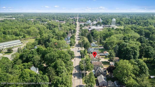 725 N Cochran Avenue, Charlotte, MI 48813
