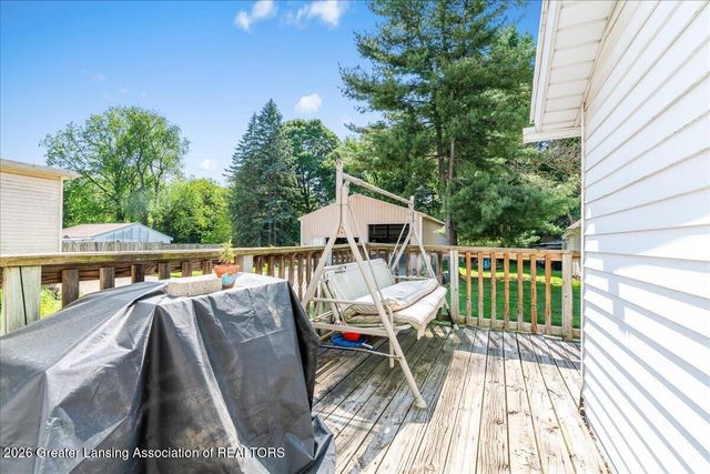 725 N Cochran Avenue, Charlotte, MI 48813