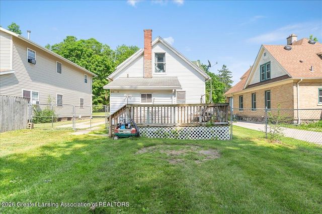 725 N Cochran Avenue, Charlotte, MI 48813