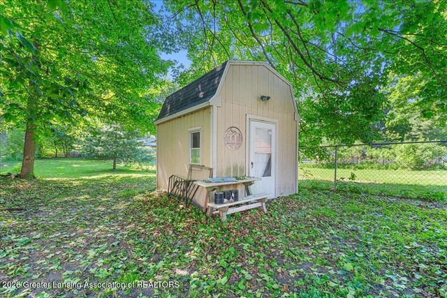 725 N Cochran Avenue, Charlotte, MI 48813