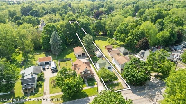 725 N Cochran Avenue, Charlotte, MI 48813