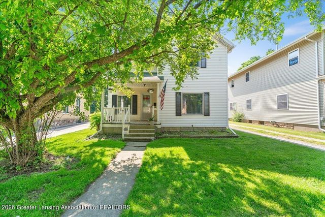 725 N Cochran Avenue, Charlotte, MI 48813