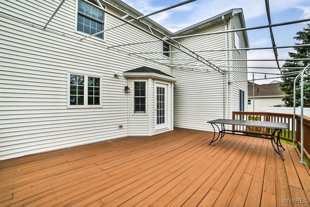 7373 Balla Drive, Wheatfield, NY 14120