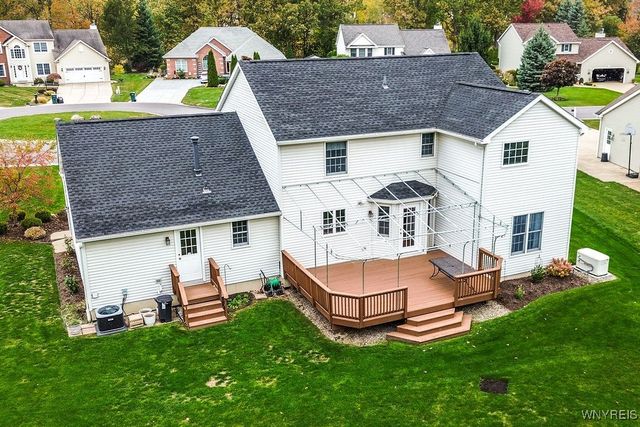 7373 Balla Drive, Wheatfield, NY 14120