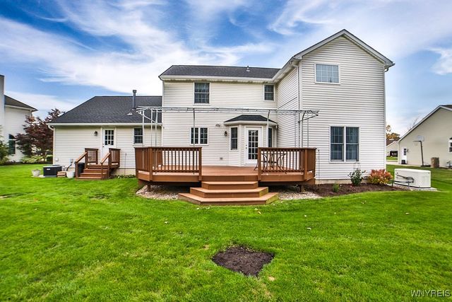 7373 Balla Drive, Wheatfield, NY 14120