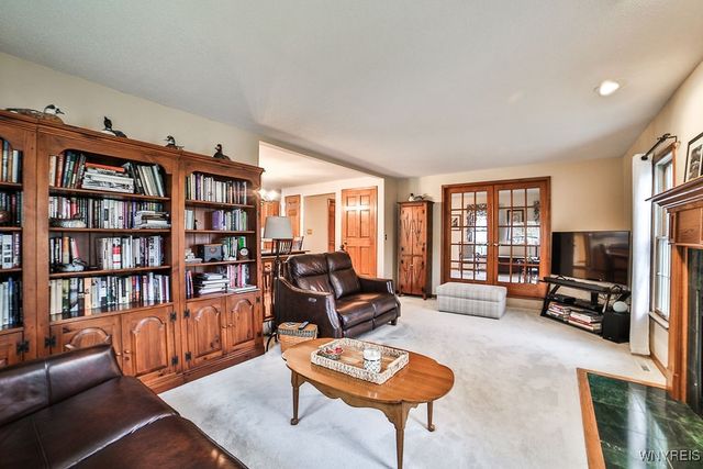 7373 Balla Drive, Wheatfield, NY 14120