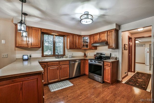 7373 Balla Drive, Wheatfield, NY 14120