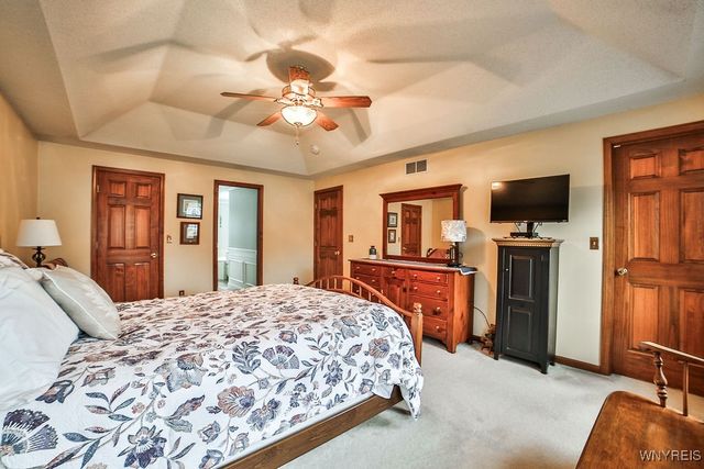 7373 Balla Drive, Wheatfield, NY 14120