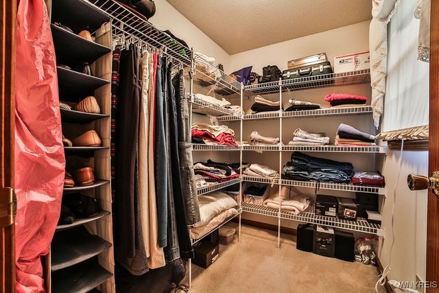 7373 Balla Drive, Wheatfield, NY 14120