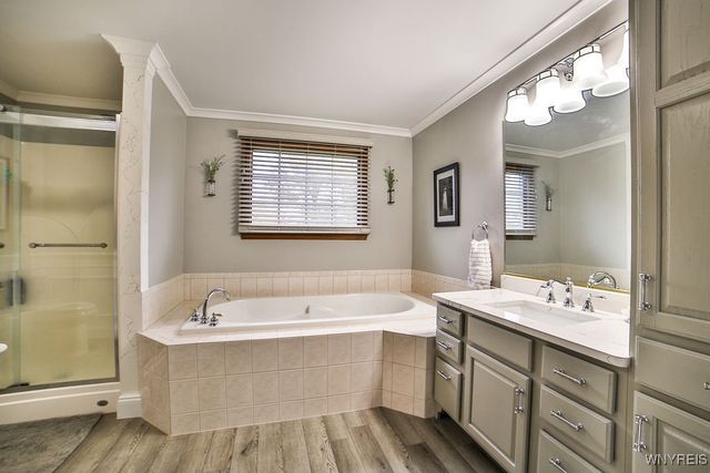 7373 Balla Drive, Wheatfield, NY 14120