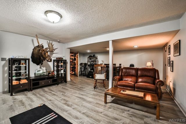 7373 Balla Drive, Wheatfield, NY 14120