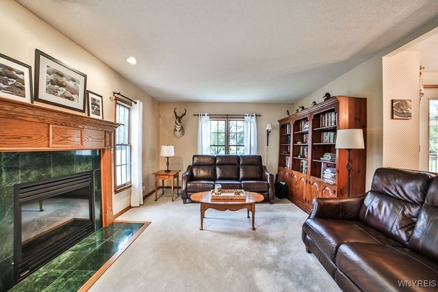 7373 Balla Drive, Wheatfield, NY 14120