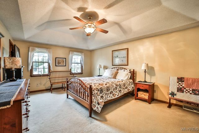 7373 Balla Drive, Wheatfield, NY 14120