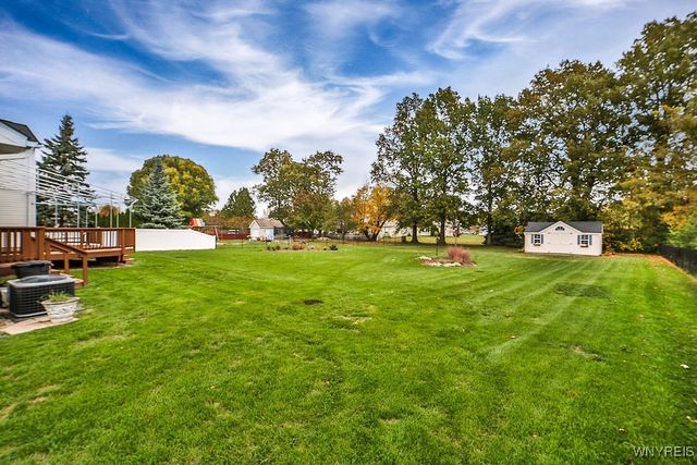 7373 Balla Drive, Wheatfield, NY 14120