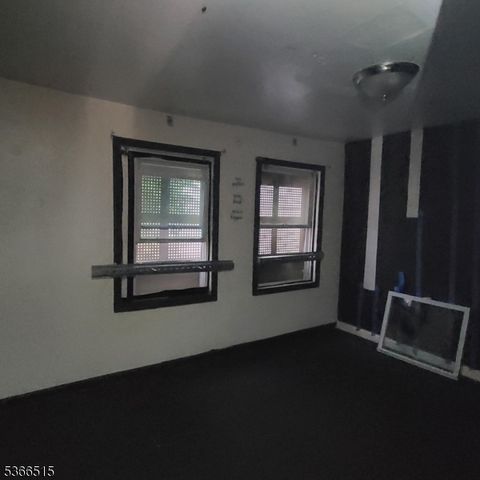471 S 16Th St, Newark City, NJ 07103