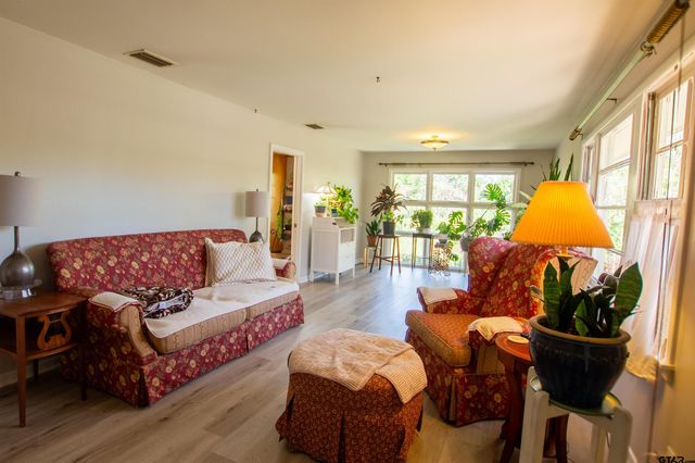 2111 Woodhaven Dr, Tyler, TX 75701