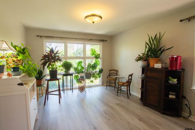 2111 Woodhaven Dr, Tyler, TX 75701