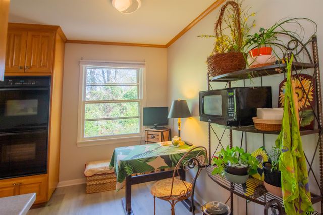 2111 Woodhaven Dr, Tyler, TX 75701