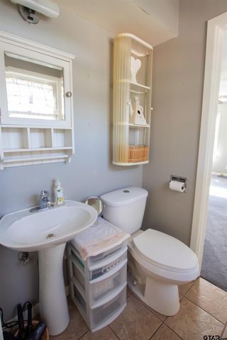 2111 Woodhaven Dr, Tyler, TX 75701