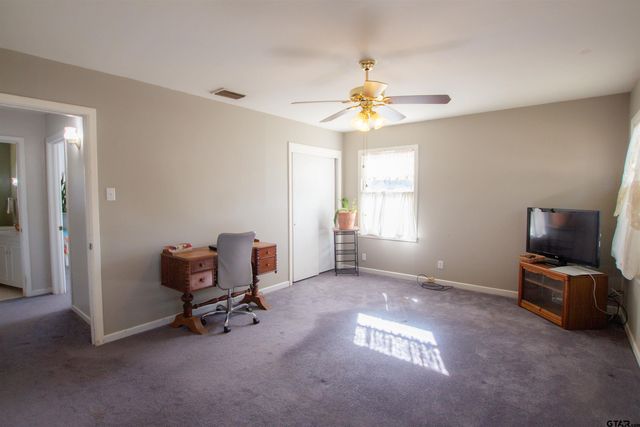 2111 Woodhaven Dr, Tyler, TX 75701