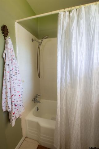 2111 Woodhaven Dr, Tyler, TX 75701