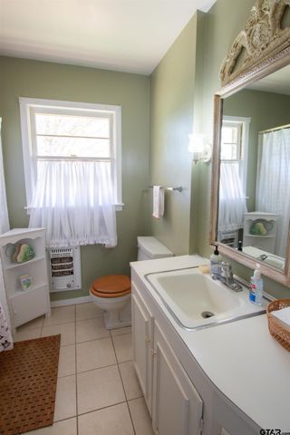 2111 Woodhaven Dr, Tyler, TX 75701