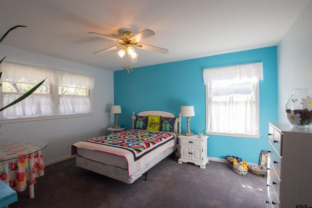 2111 Woodhaven Dr, Tyler, TX 75701