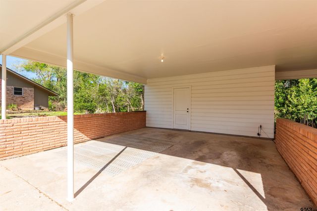 2111 Woodhaven Dr, Tyler, TX 75701