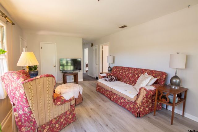 2111 Woodhaven Dr, Tyler, TX 75701