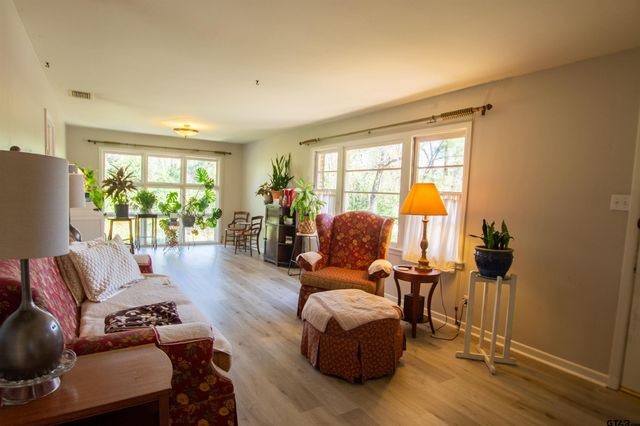 2111 Woodhaven Dr, Tyler, TX 75701