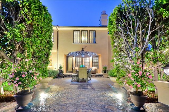 725 Carriage House, Arcadia, CA 91006