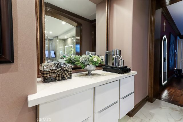 725 Carriage House, Arcadia, CA 91006