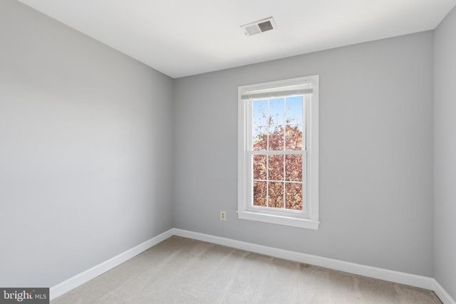 6323 BARCROFT MEWS DR, Falls Church, VA 22041